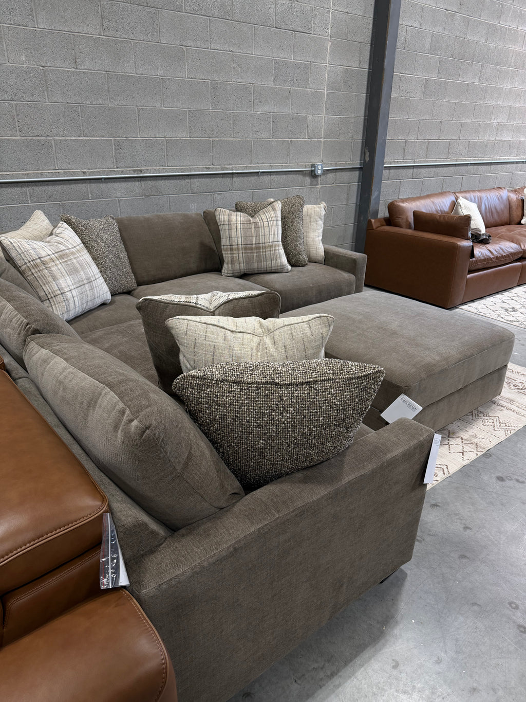 Cecilia Brown 5pc Modular Sectional