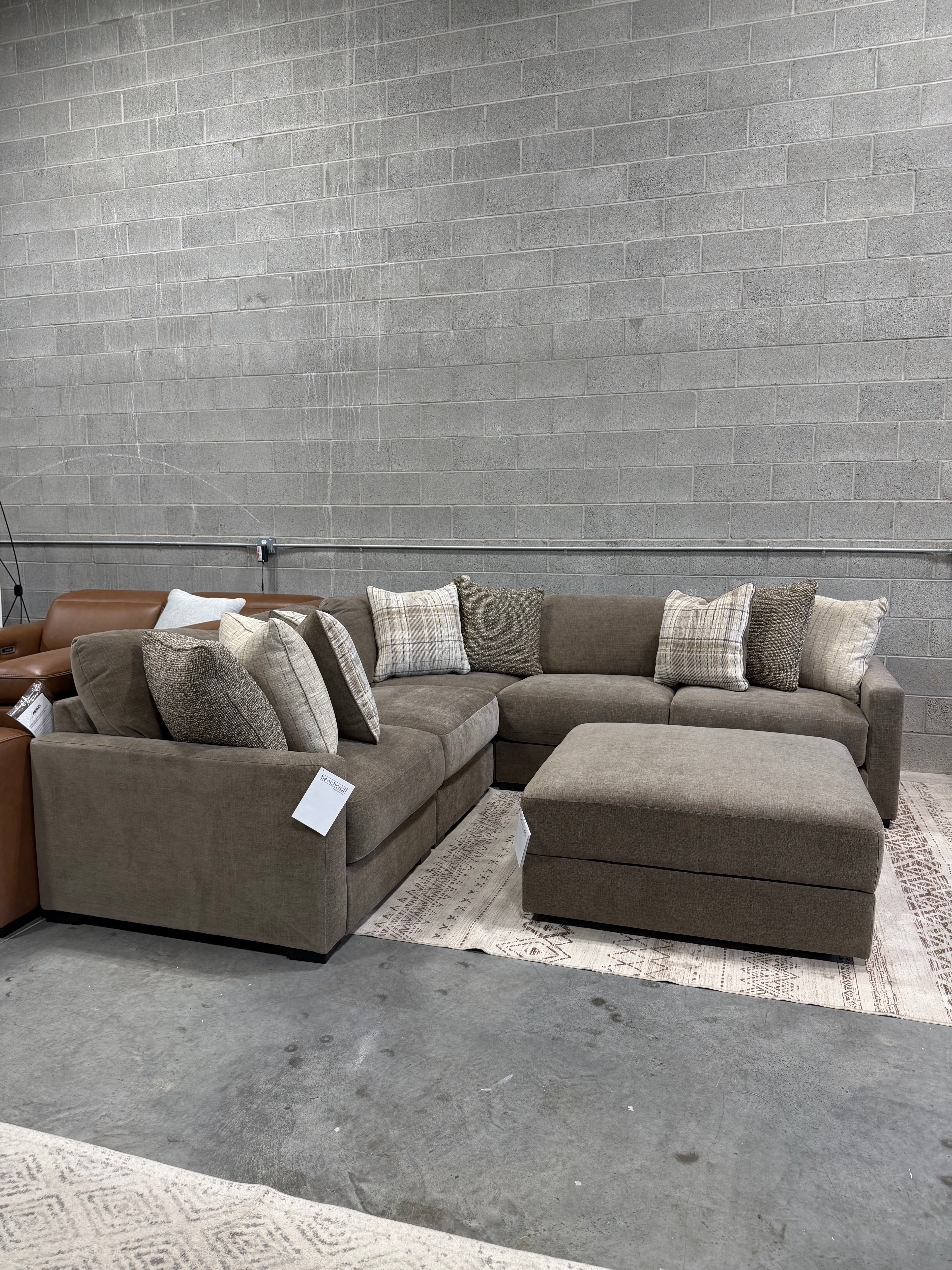 Cecilia Brown 5pc Modular Sectional