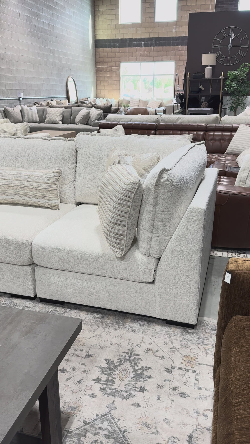 Donelson Creek Vanilla 5pc Modular Sectional