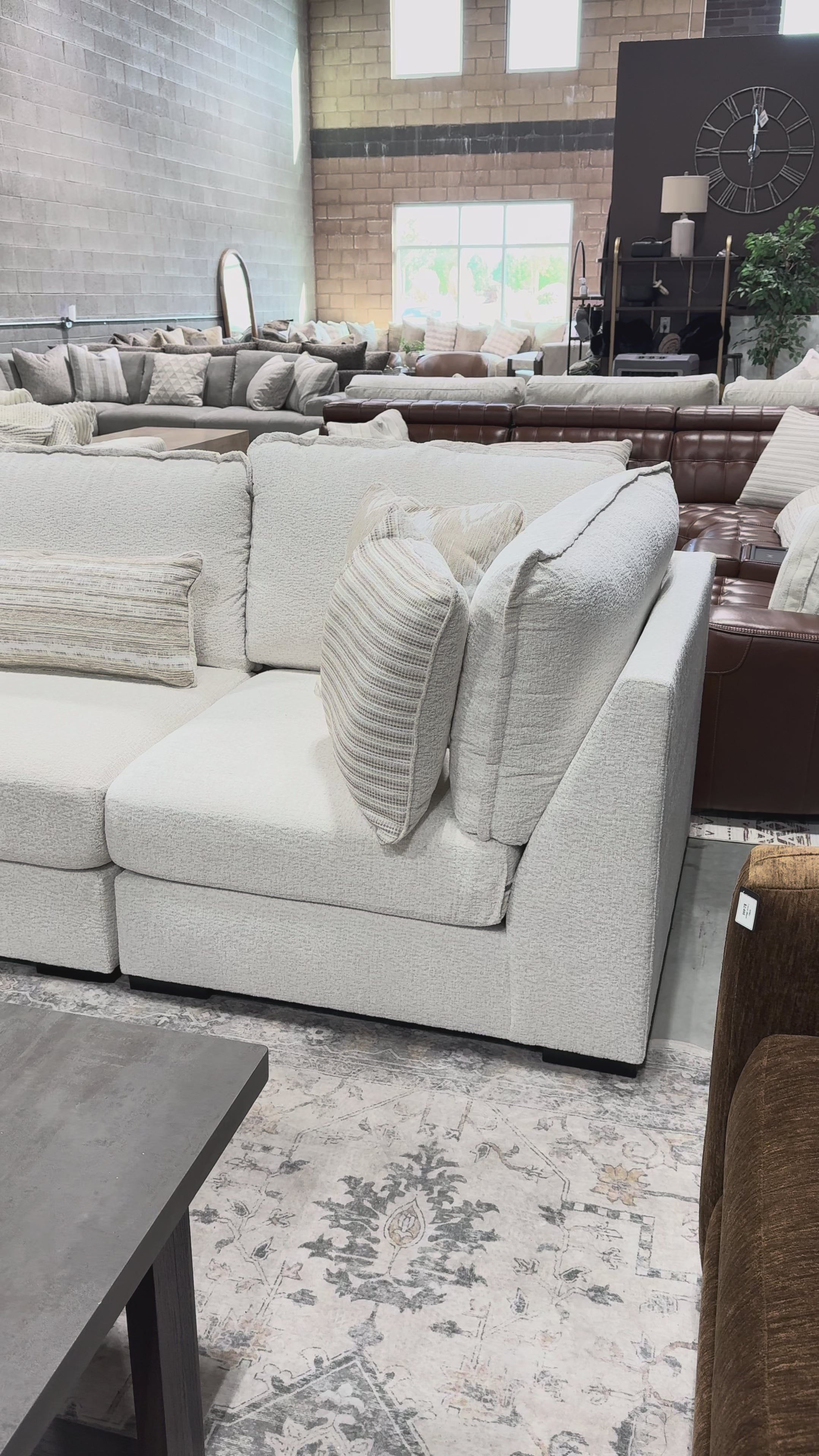 Donelson Creek Vanilla 5pc Modular Sectional